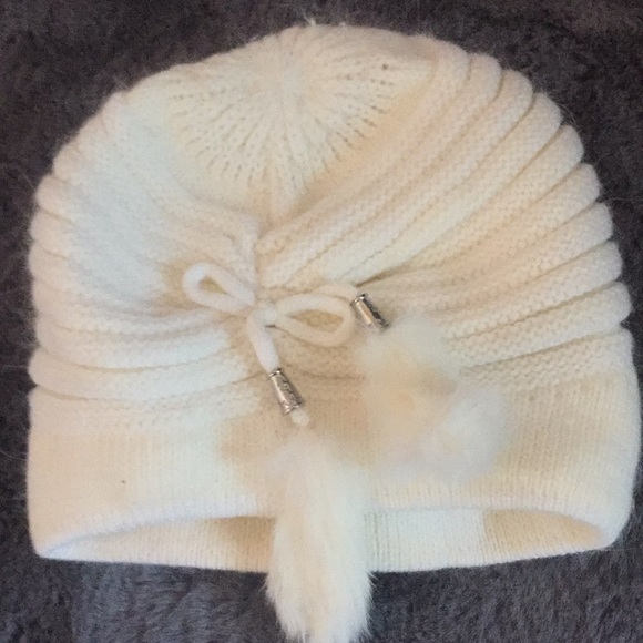 Final $11 Beanie with Rabbits foot style back - Picture 2 of 2